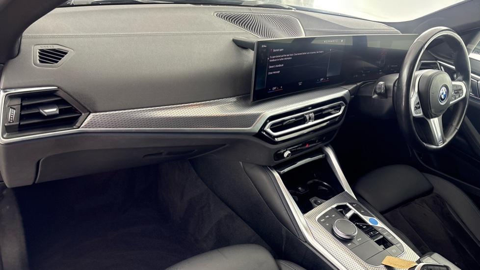 BMW I4 Image 10