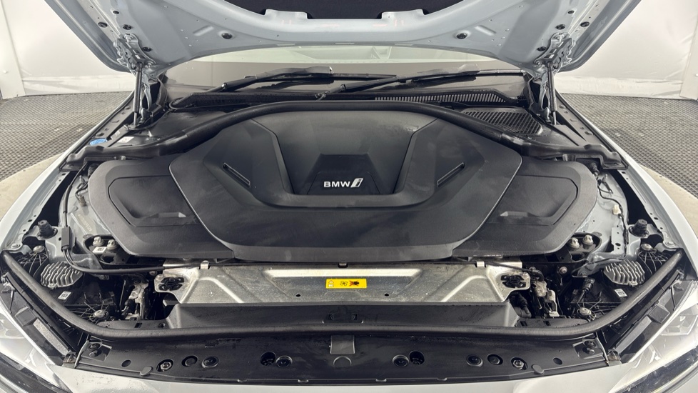 BMW I4 Image 16