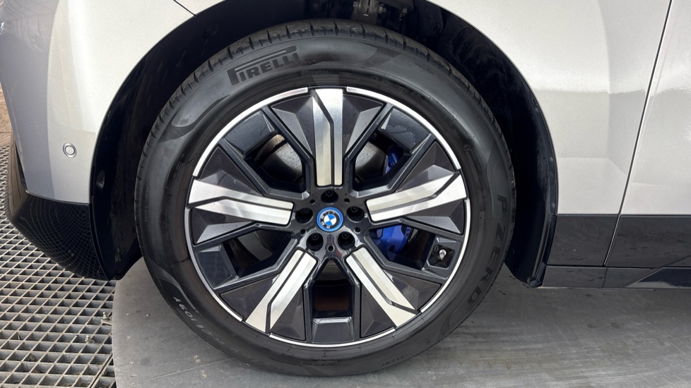 BMW iX ESTATE 240kW xDrive40 M Sport 76.6kWh 5dr Auto