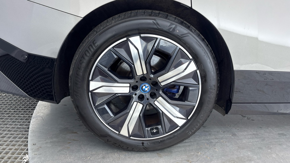 BMW iX ESTATE 240kW xDrive40 M Sport 76.6kWh 5dr Auto