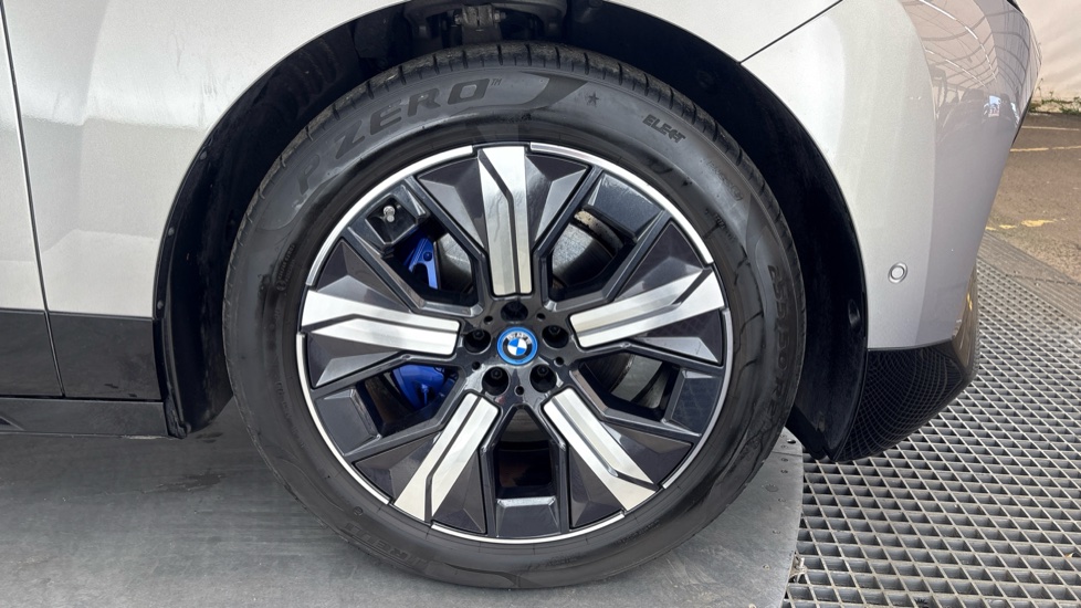 BMW iX ESTATE 240kW xDrive40 M Sport 76.6kWh 5dr Auto