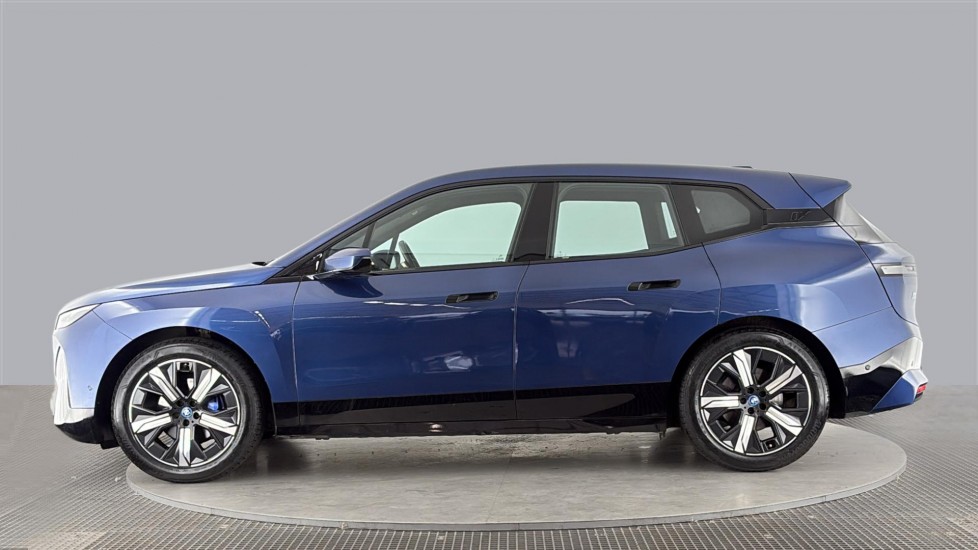 BMW iX Image 2