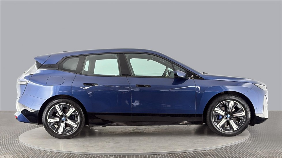 BMW iX Image 6
