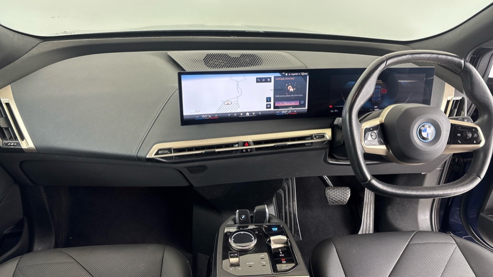 BMW iX Image 11