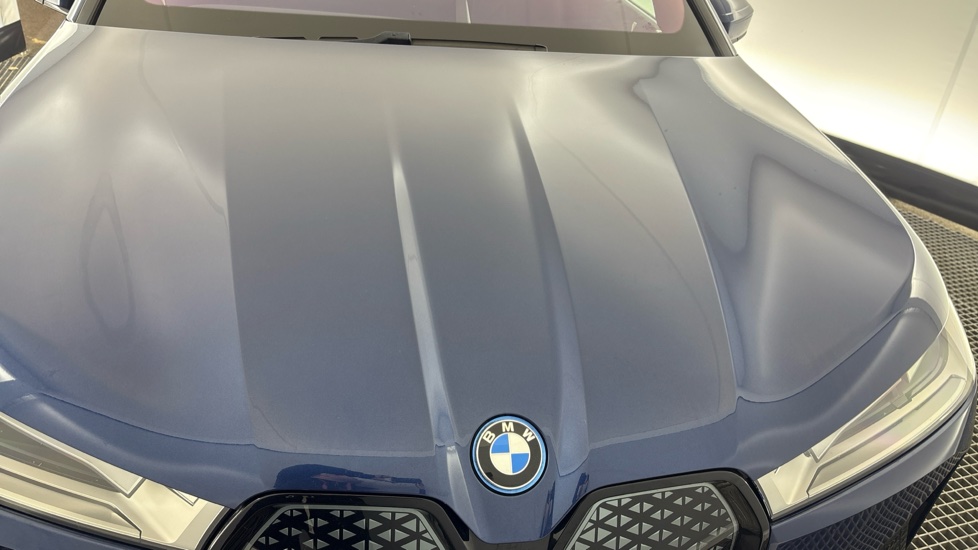 BMW iX Image 16