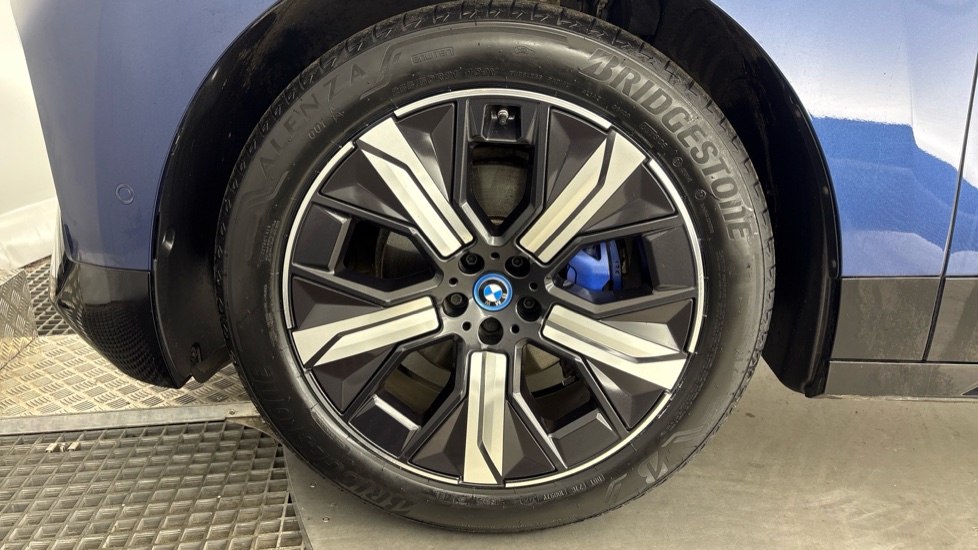 BMW iX Image 17