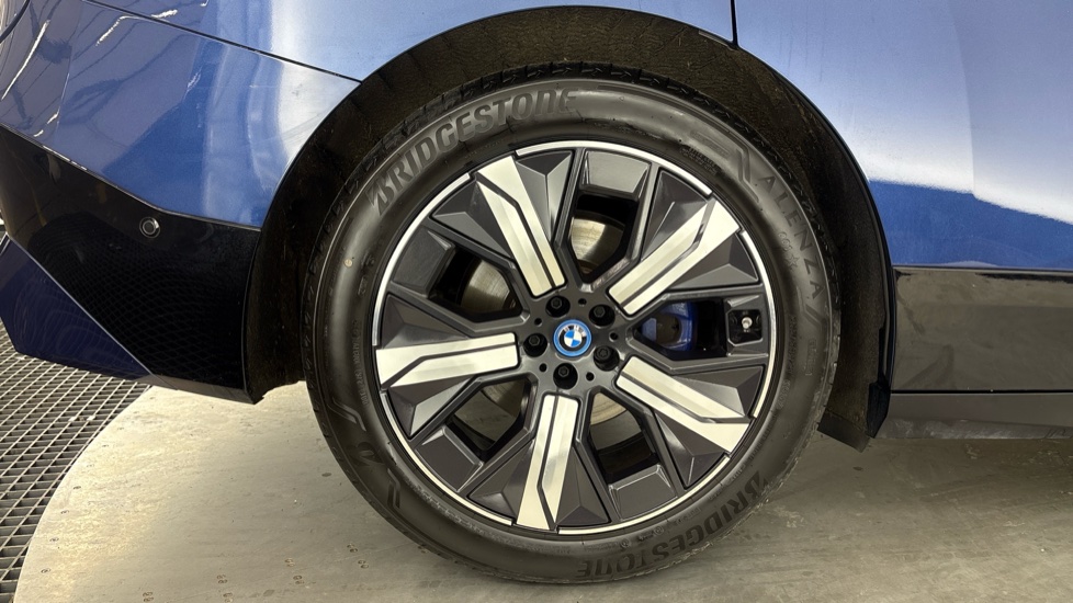 BMW iX Image 19