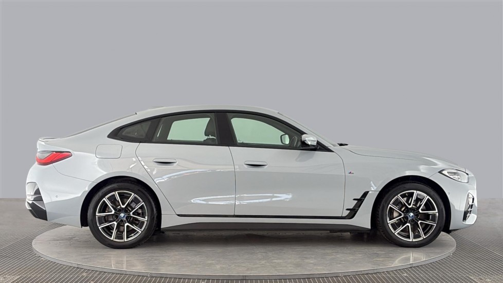BMW I4 Image 6