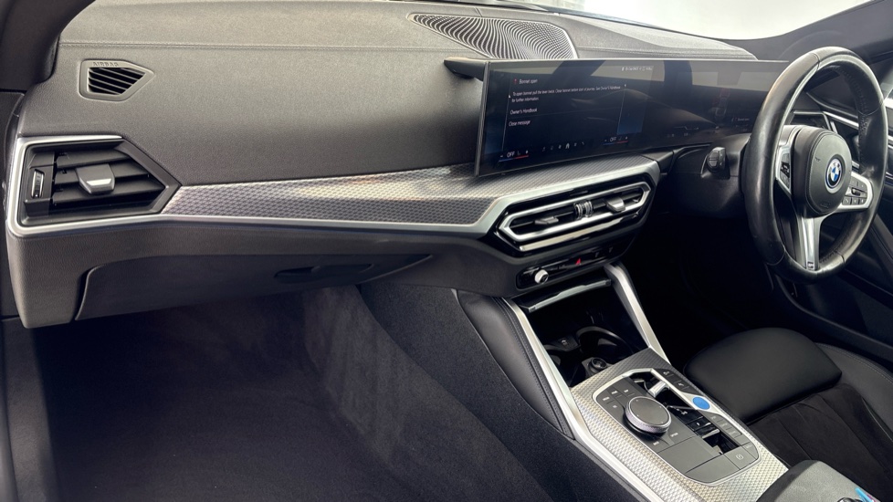 BMW I4 Image 10