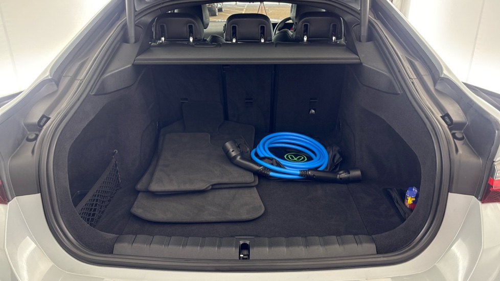 BMW I4 Image 15