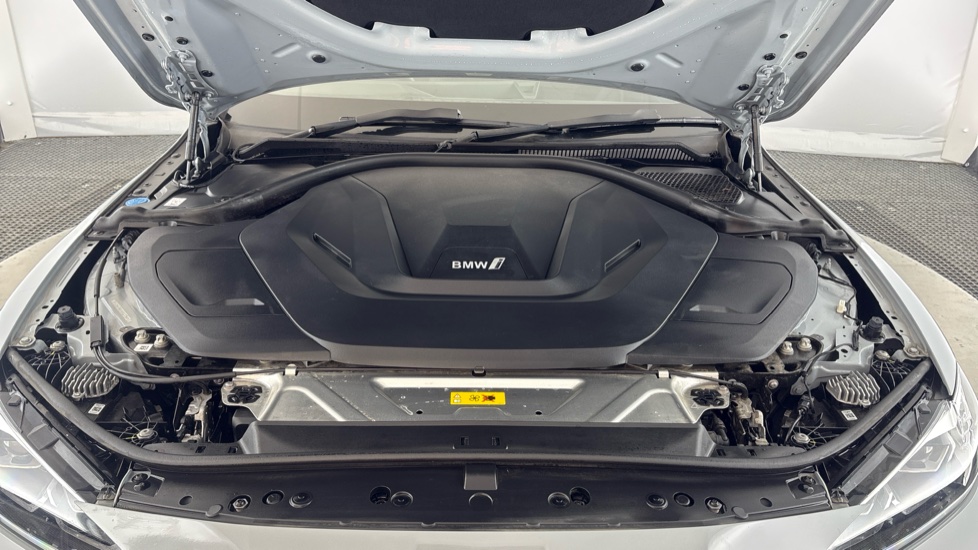 BMW I4 Image 16