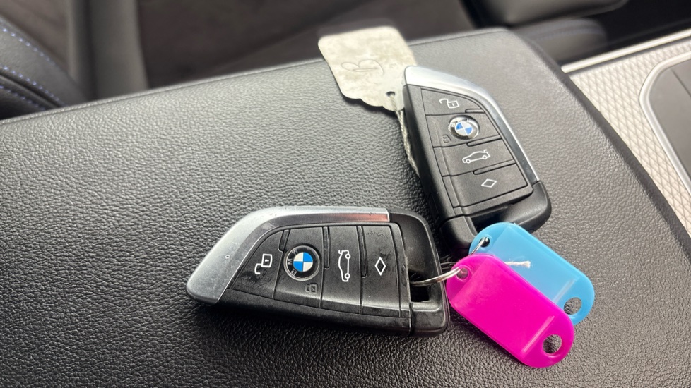 BMW I4 two keys