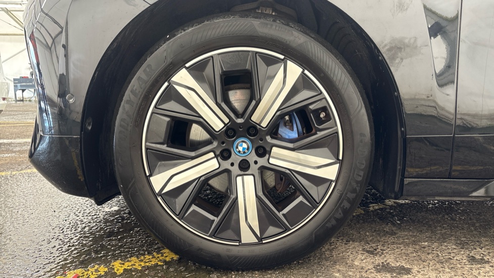 BMW iX ESTATE 240kW xDrive40 M Sport 76.6kWh 5dr Auto