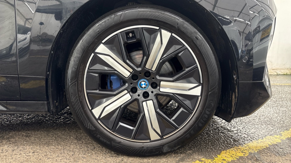 BMW iX ESTATE 240kW xDrive40 M Sport 76.6kWh 5dr Auto