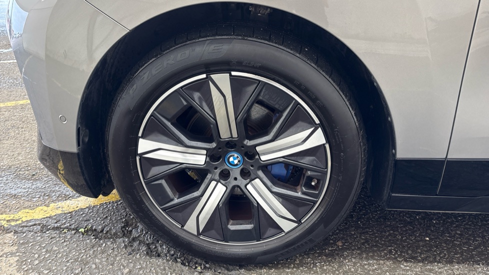 BMW iX ESTATE 240kW xDrive40 M Sport 76.6kWh 5dr Auto