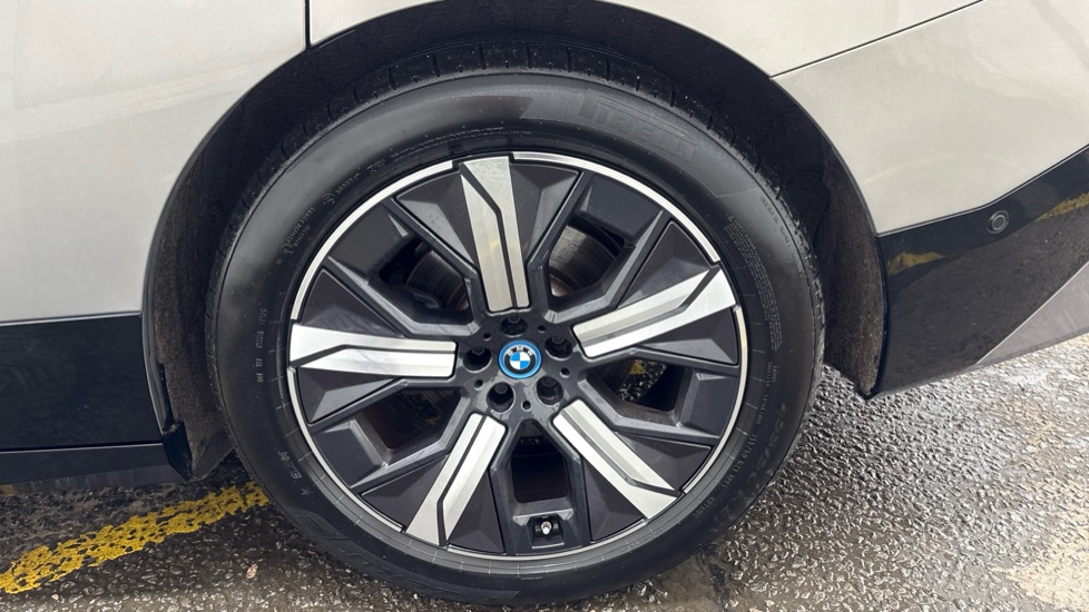 BMW iX ESTATE 240kW xDrive40 M Sport 76.6kWh 5dr Auto