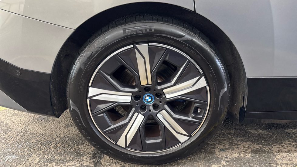 BMW iX ESTATE 240kW xDrive40 M Sport 76.6kWh 5dr Auto