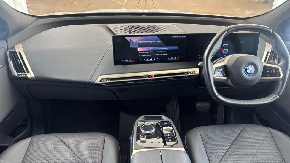 BMW iX Image 11