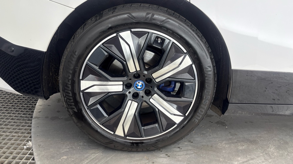 BMW iX ESTATE 240kW xDrive40 M Sport 76.6kWh 5dr Auto