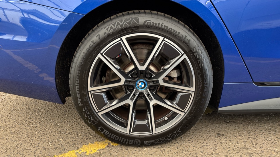 BMW I4 Image 19