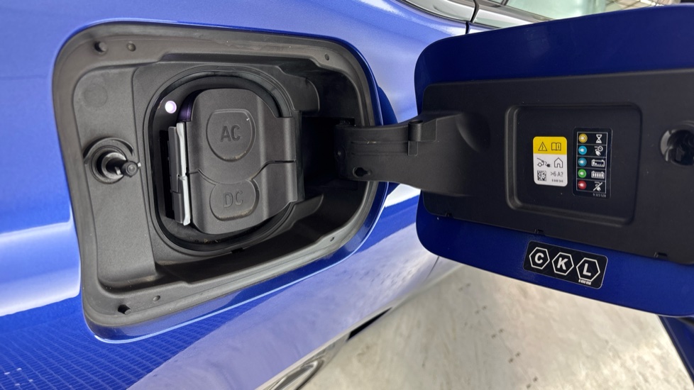 BMW I4 Image 21