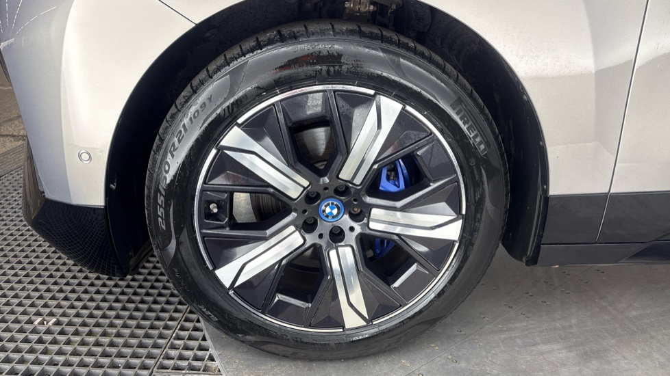 BMW iX ESTATE 240kW xDrive40 M Sport 76.6kWh 5dr Auto