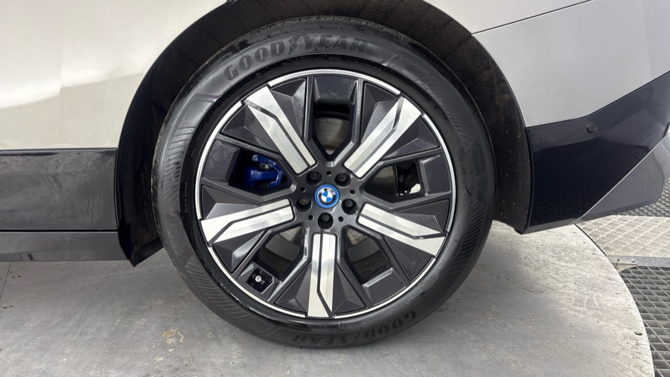 BMW iX ESTATE 240kW xDrive40 M Sport 76.6kWh 5dr Auto