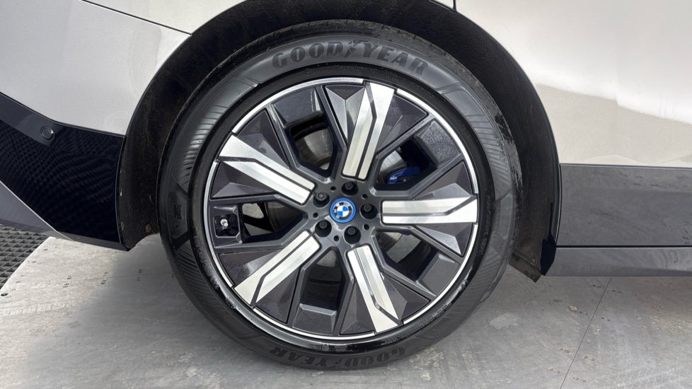 BMW iX ESTATE 240kW xDrive40 M Sport 76.6kWh 5dr Auto