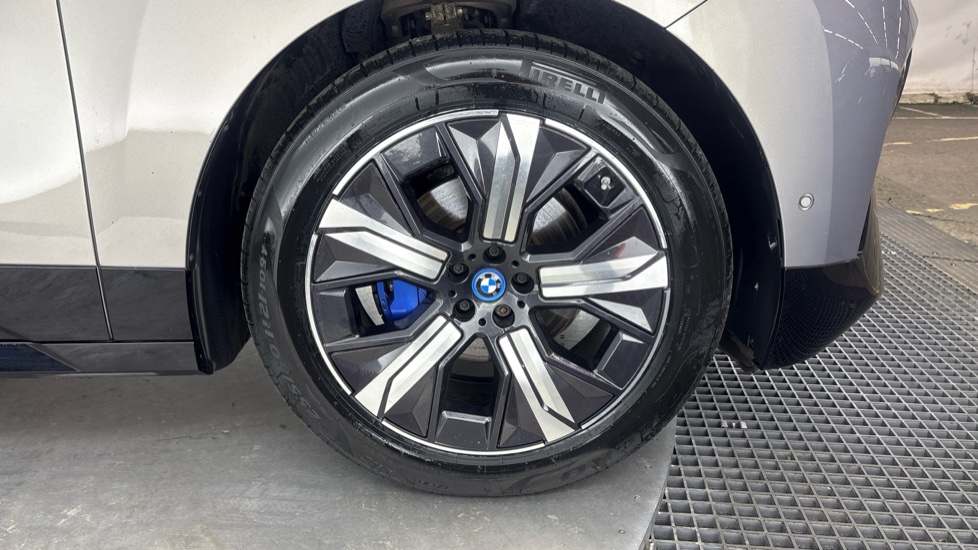 BMW iX ESTATE 240kW xDrive40 M Sport 76.6kWh 5dr Auto