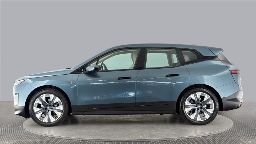 BMW iX Image 2