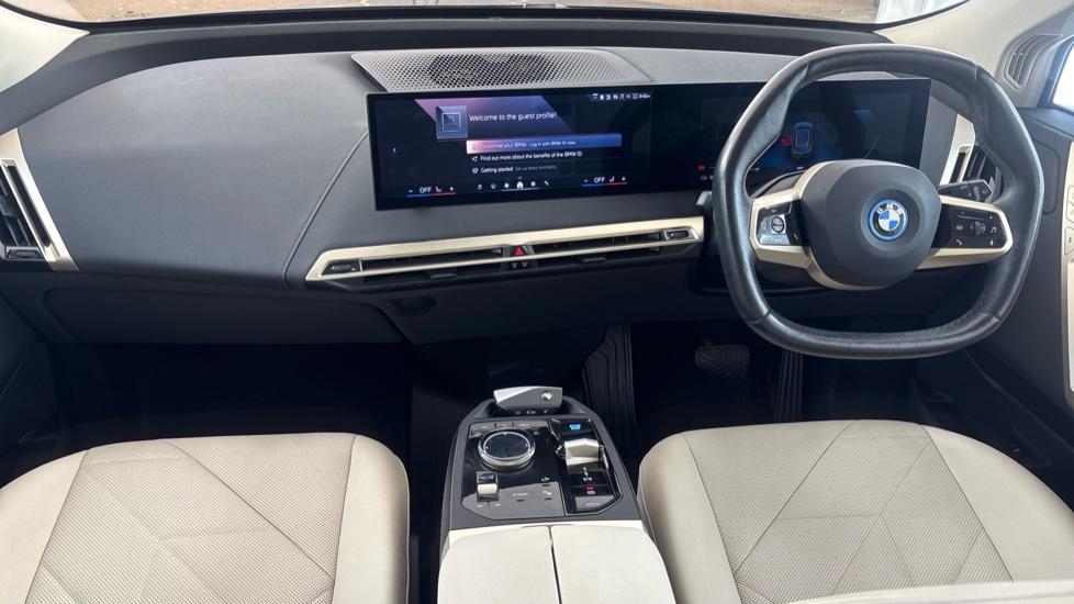 BMW iX Image 11