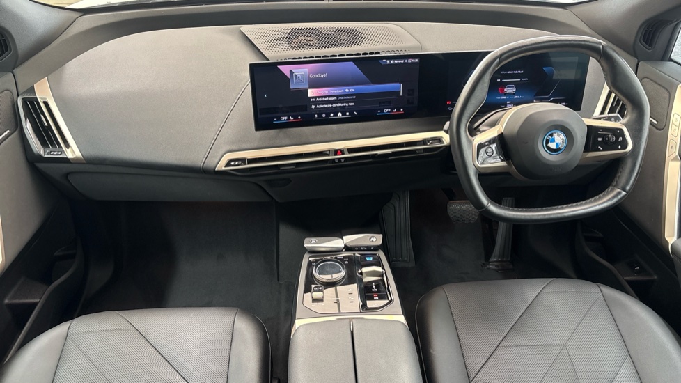 BMW iX Image 11