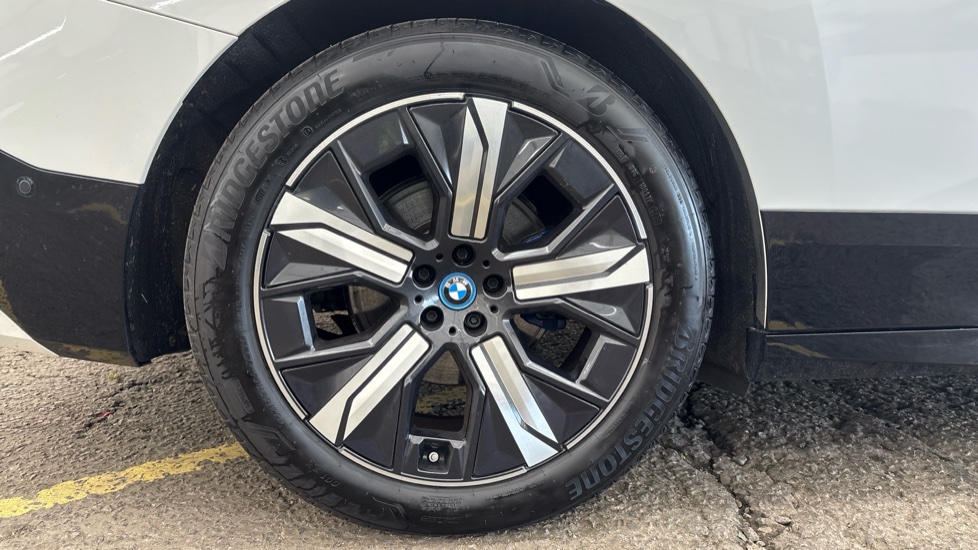 BMW iX ESTATE 240kW xDrive40 M Sport 76.6kWh 5dr Auto