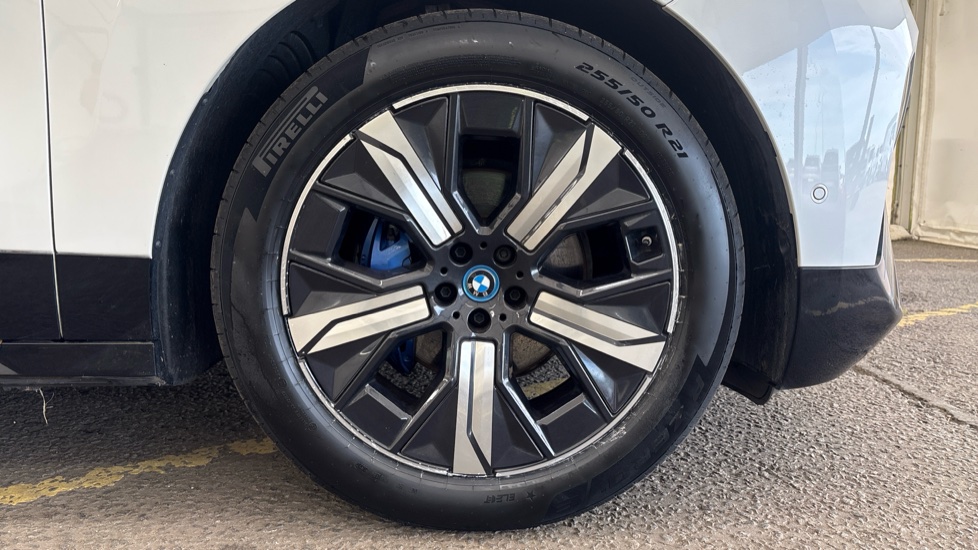 BMW iX ESTATE 240kW xDrive40 M Sport 76.6kWh 5dr Auto