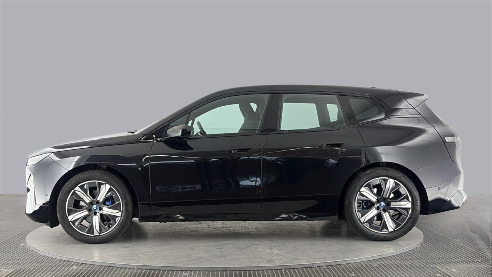 BMW iX Image 2