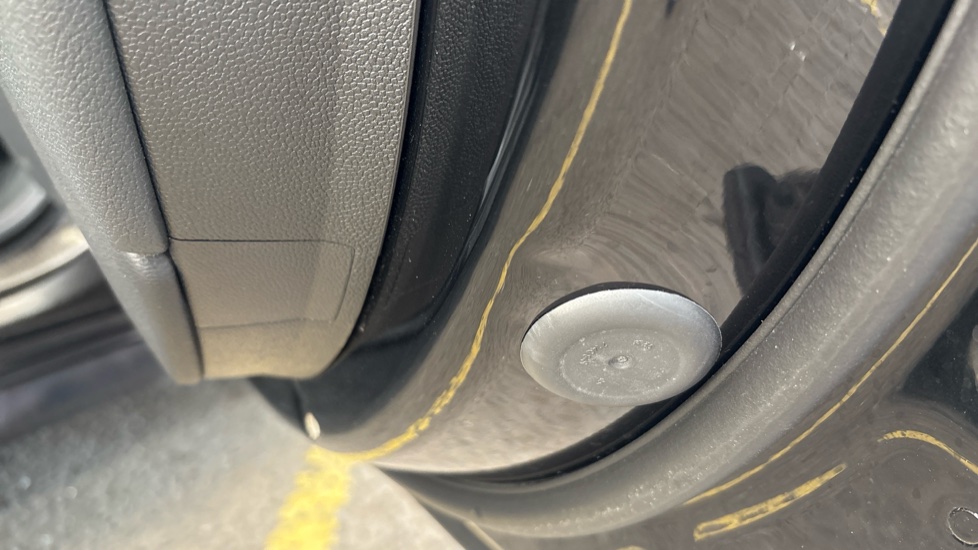 BMW iX Dents