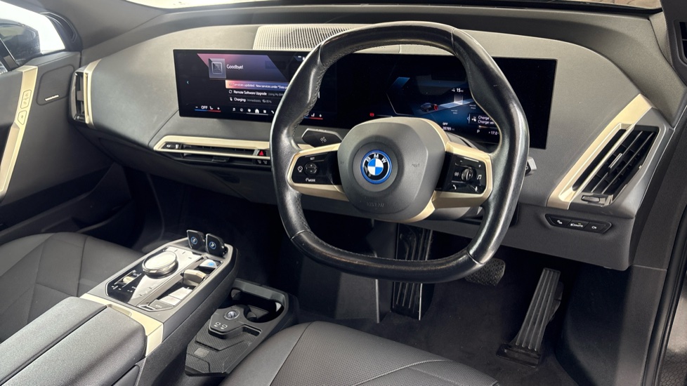 BMW iX Image 9
