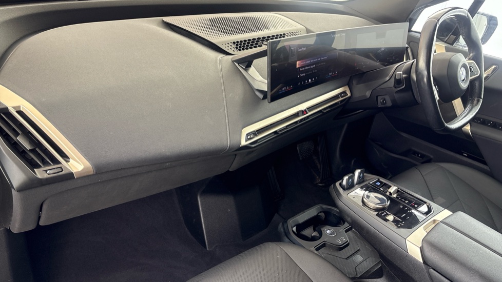 BMW iX Image 10