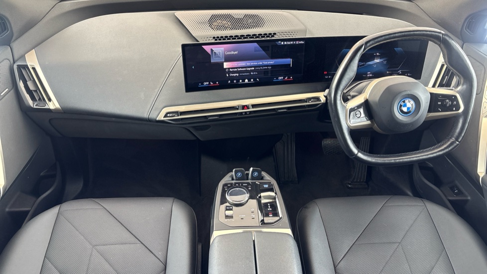 BMW iX Image 11
