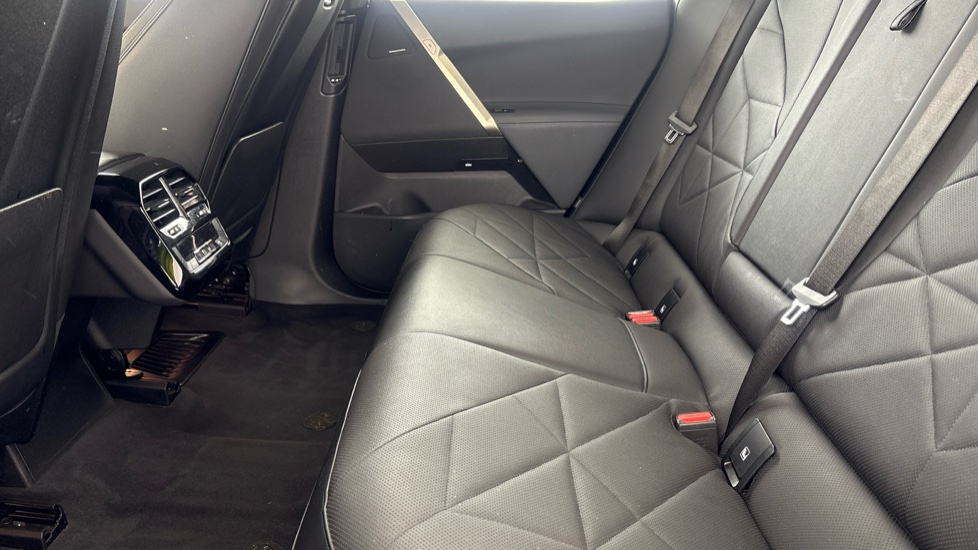 BMW iX Image 14