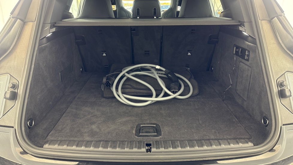BMW iX Image 15