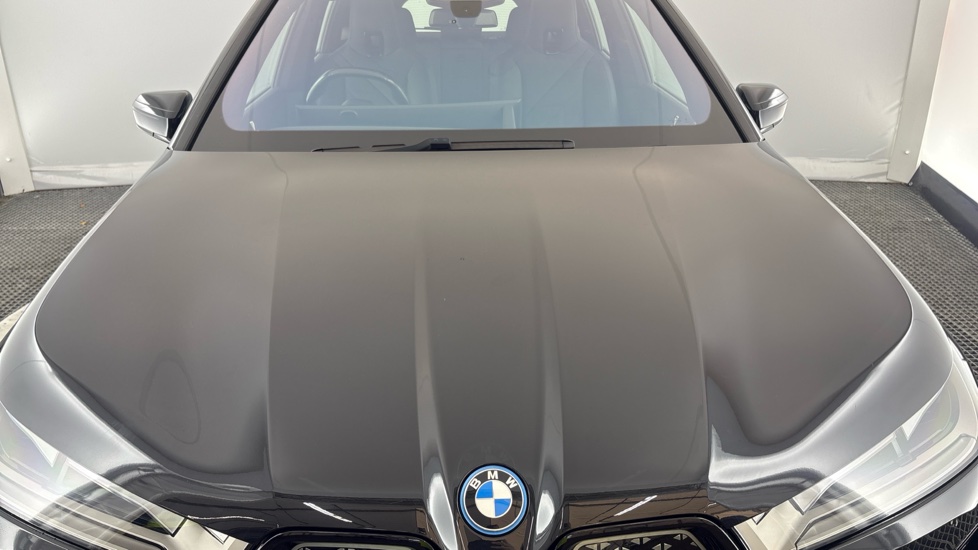 BMW iX Image 16