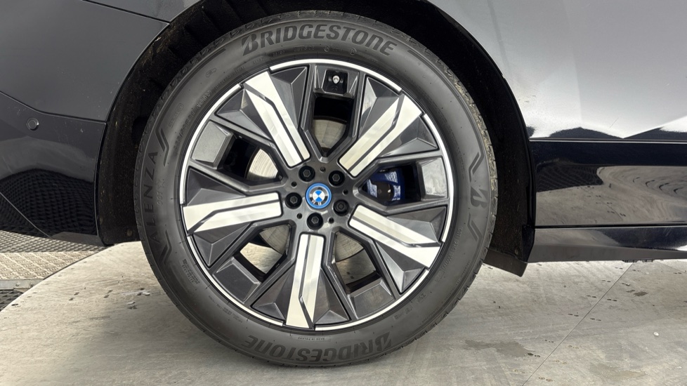 BMW iX Image 19