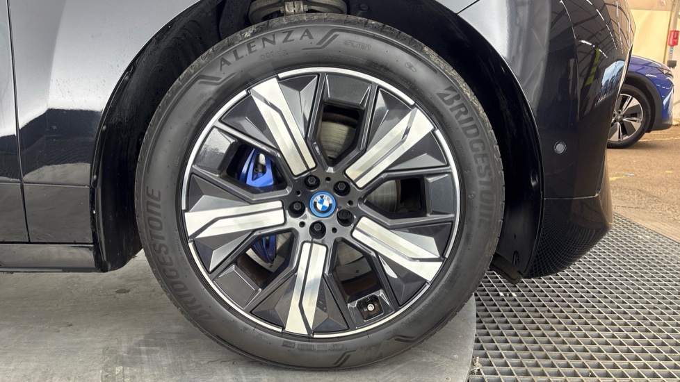 BMW iX Image 20