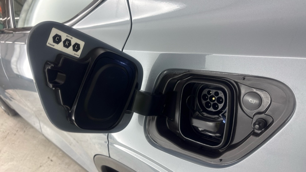 POLESTAR 2 FASTBACK 170kW 69kWh Standard Range SM [Plus] 5dr Auto