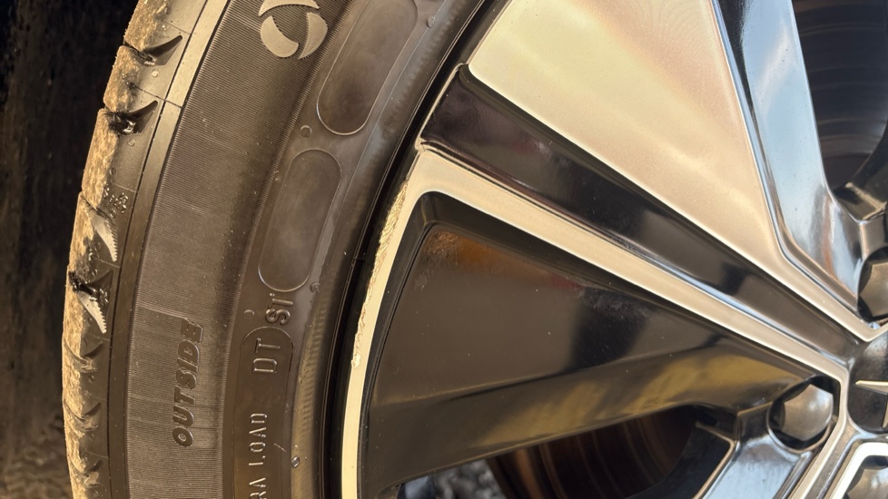 POLESTAR 2 Scuff