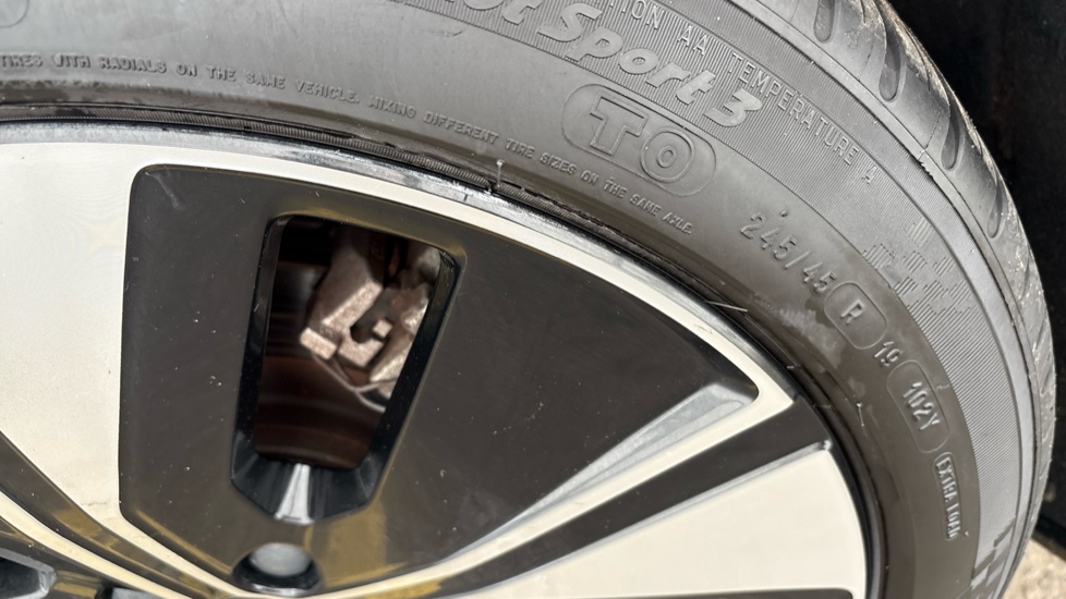 POLESTAR 2 scuff
