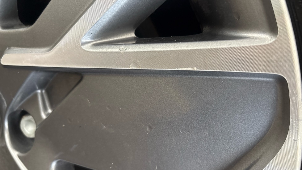 GENESIS GV60 scuff
