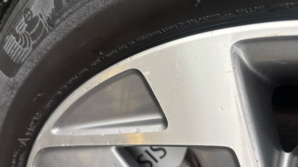 GENESIS GV60 scuff