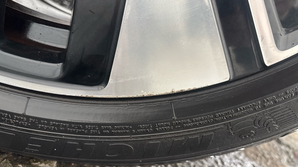 POLESTAR 2 Scuff